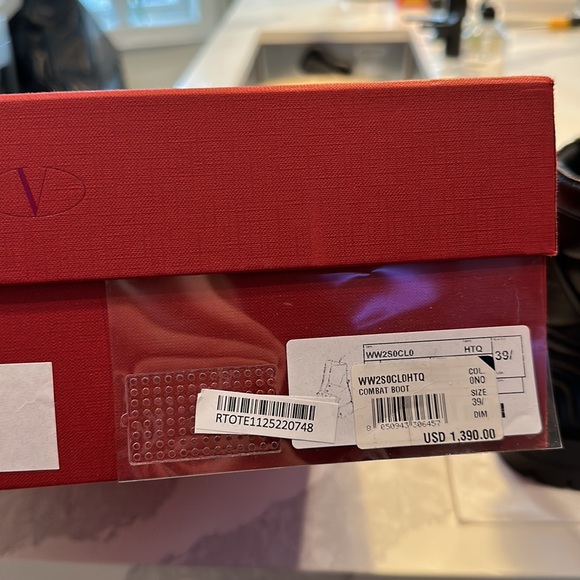 VALENTINO GARAVANI Rockstud Leather Combat Boots 39.5 Brand new in box - Picture 8 of 8